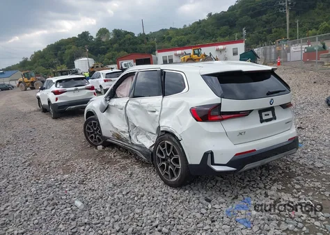 2023 BMW X1 xDrive28I z USA, uszkodzony, nr VIN WBX73EF0XP5X50287